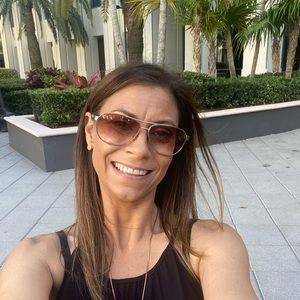 Meet your Posher, Abbey